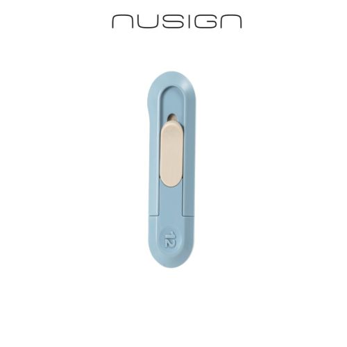 Макетен нож Nusign ENS065 за пратки, 130x20 мм, мини SK5 тефл. острие, объл връх, автом. приб., син 1