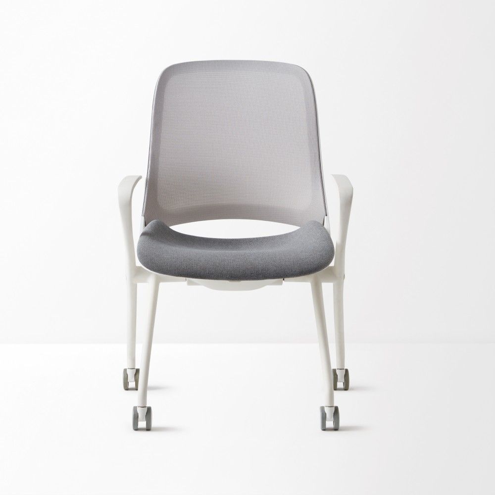 Ергономичен посетителски стол DAWON T5, мрежа и дамаска, бяла база, 4 крака с колелца, сив