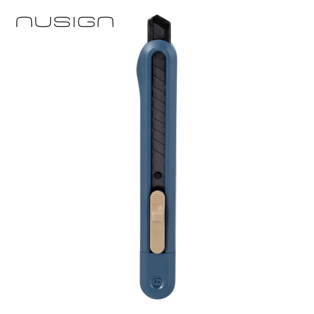 Макетен нож NuSign ENS063, SK5, 196х56х24 мм, черно острие 9 мм, метален водач, син