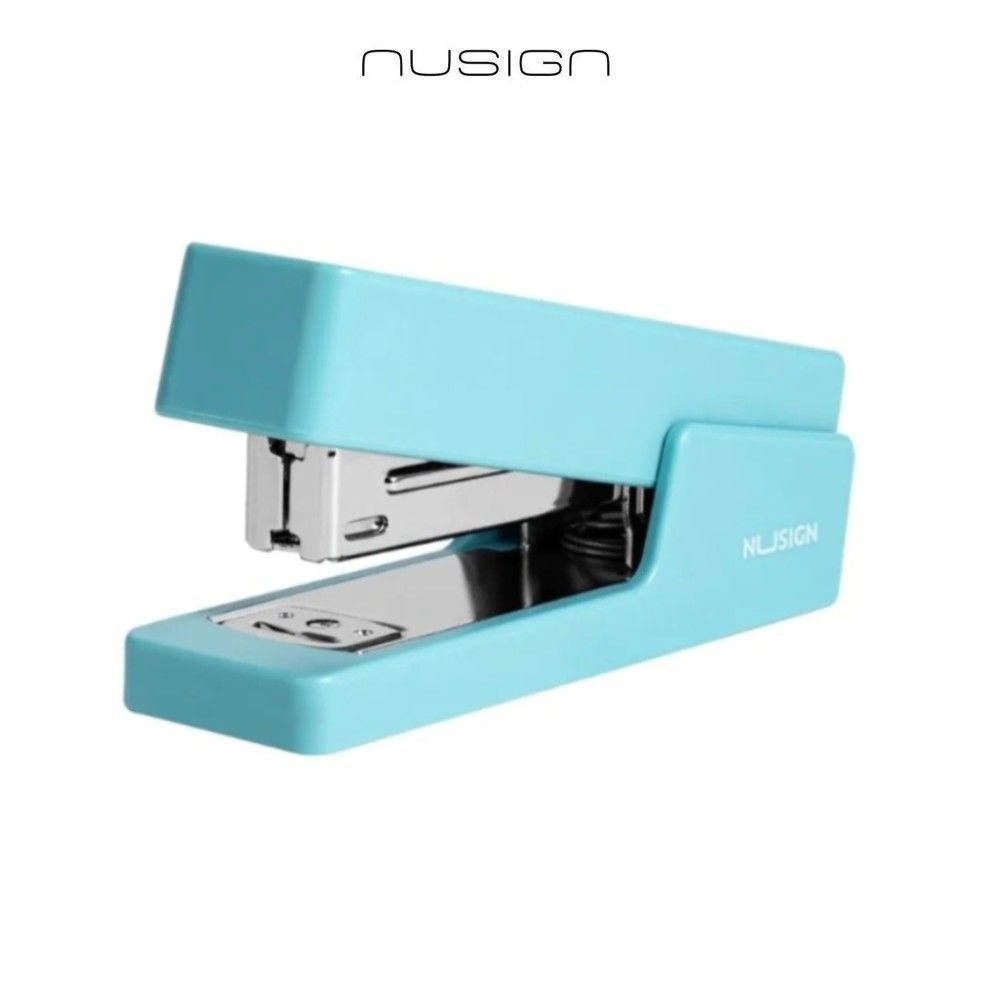 Телбод Nusign Classic, ЕNS084, за 20 л.(80 г), телчета 24(26)/6, пластмаса + метал, светлосин Телбод Nusign Classic, ЕNS084, за 20 л.(80 г), телчета 24(26)/6, пластмаса + метал, светлосин